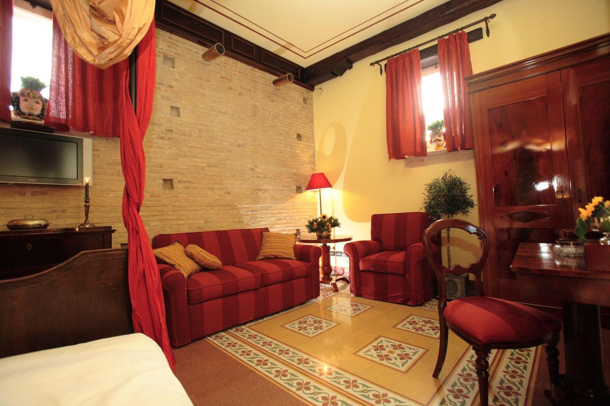 Deluxe Room,1382752808:JPEG