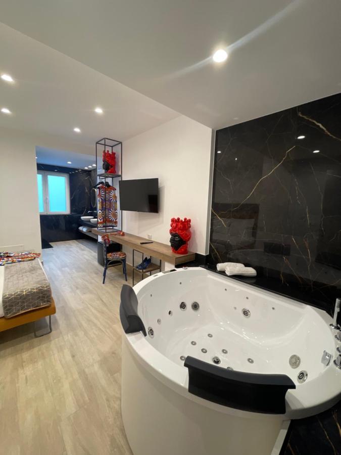 King Room with Spa Bath
