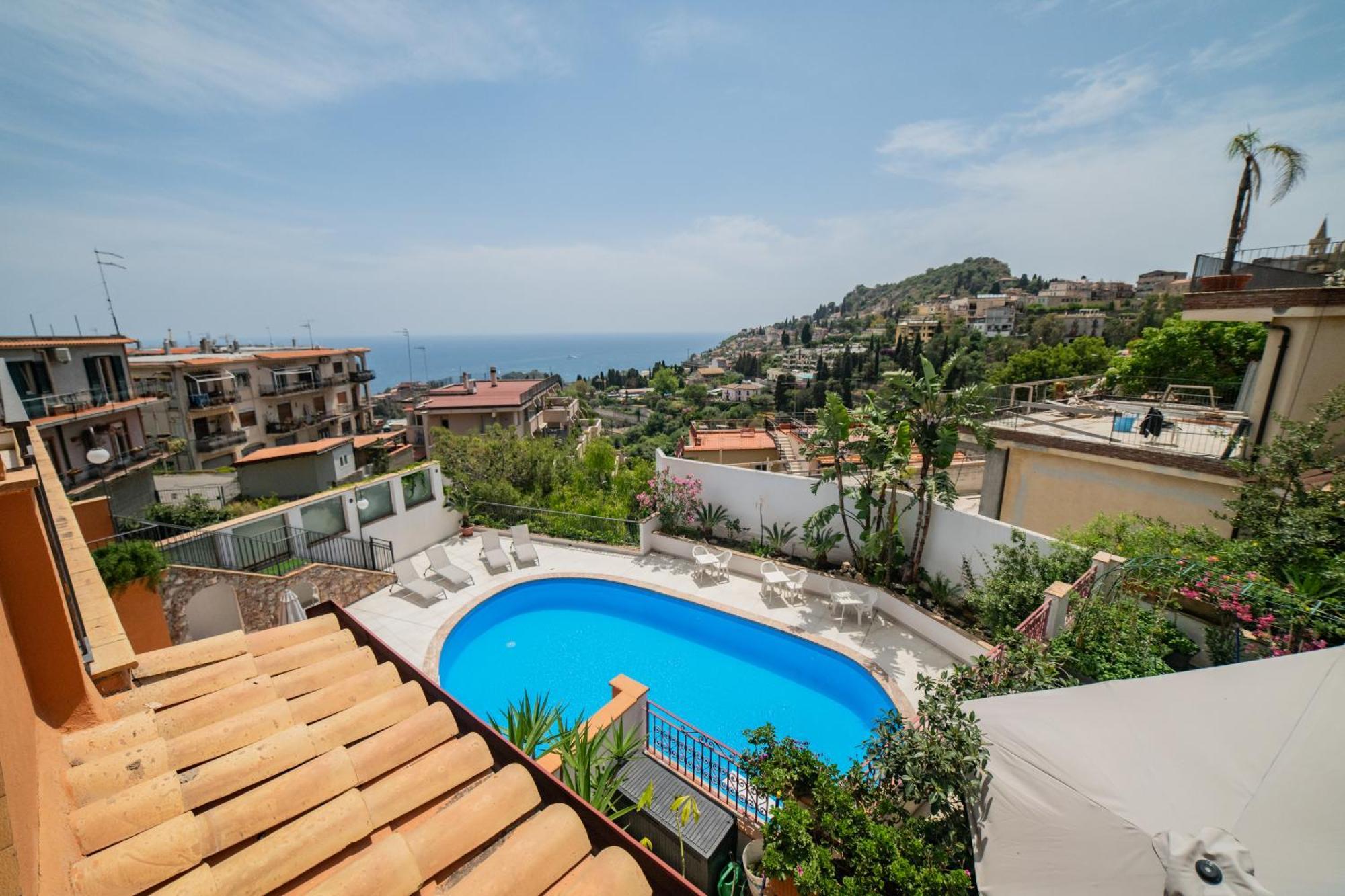 Standard Twin Room Sea View