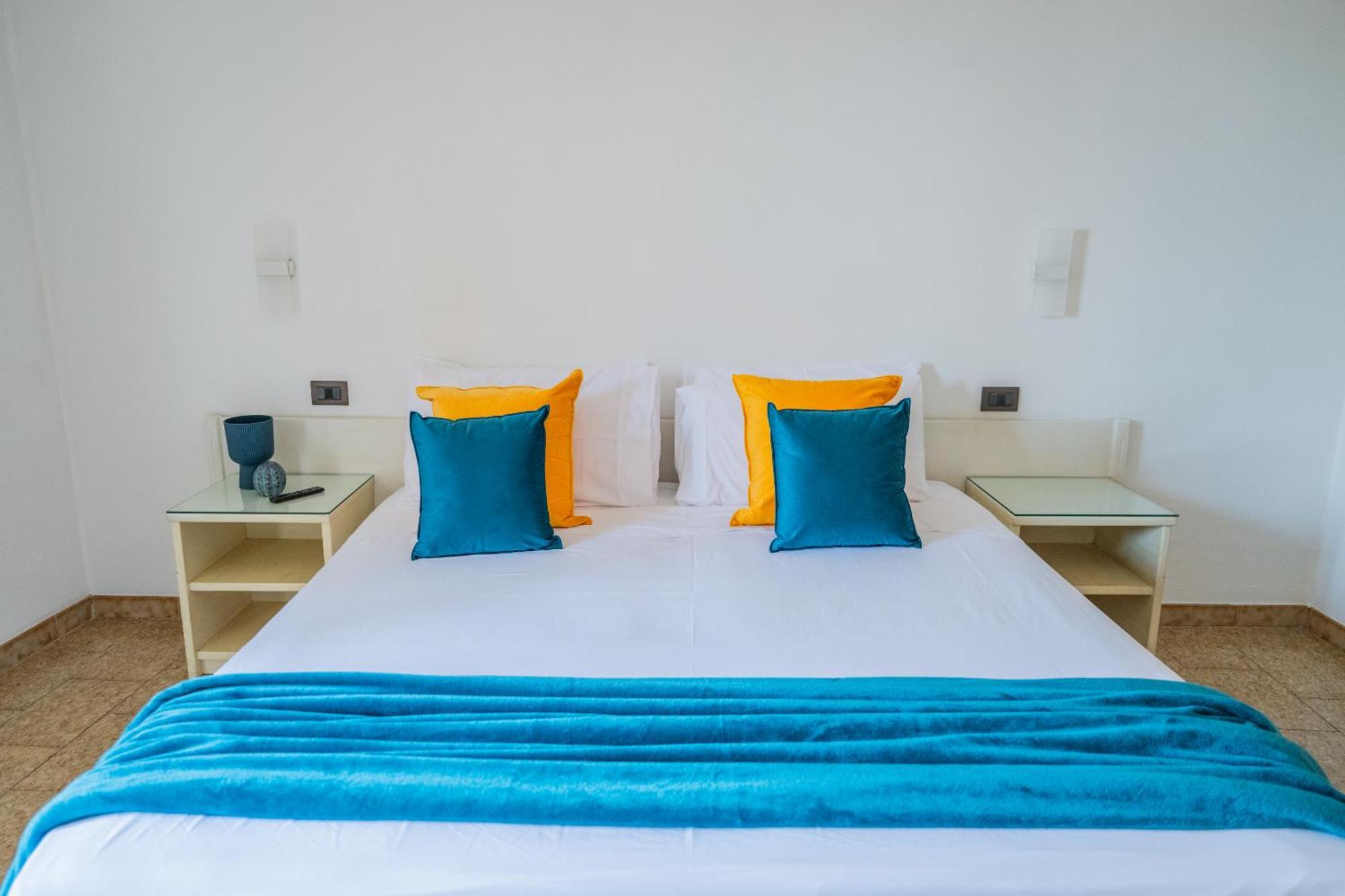 Standard Twin Room Sea View