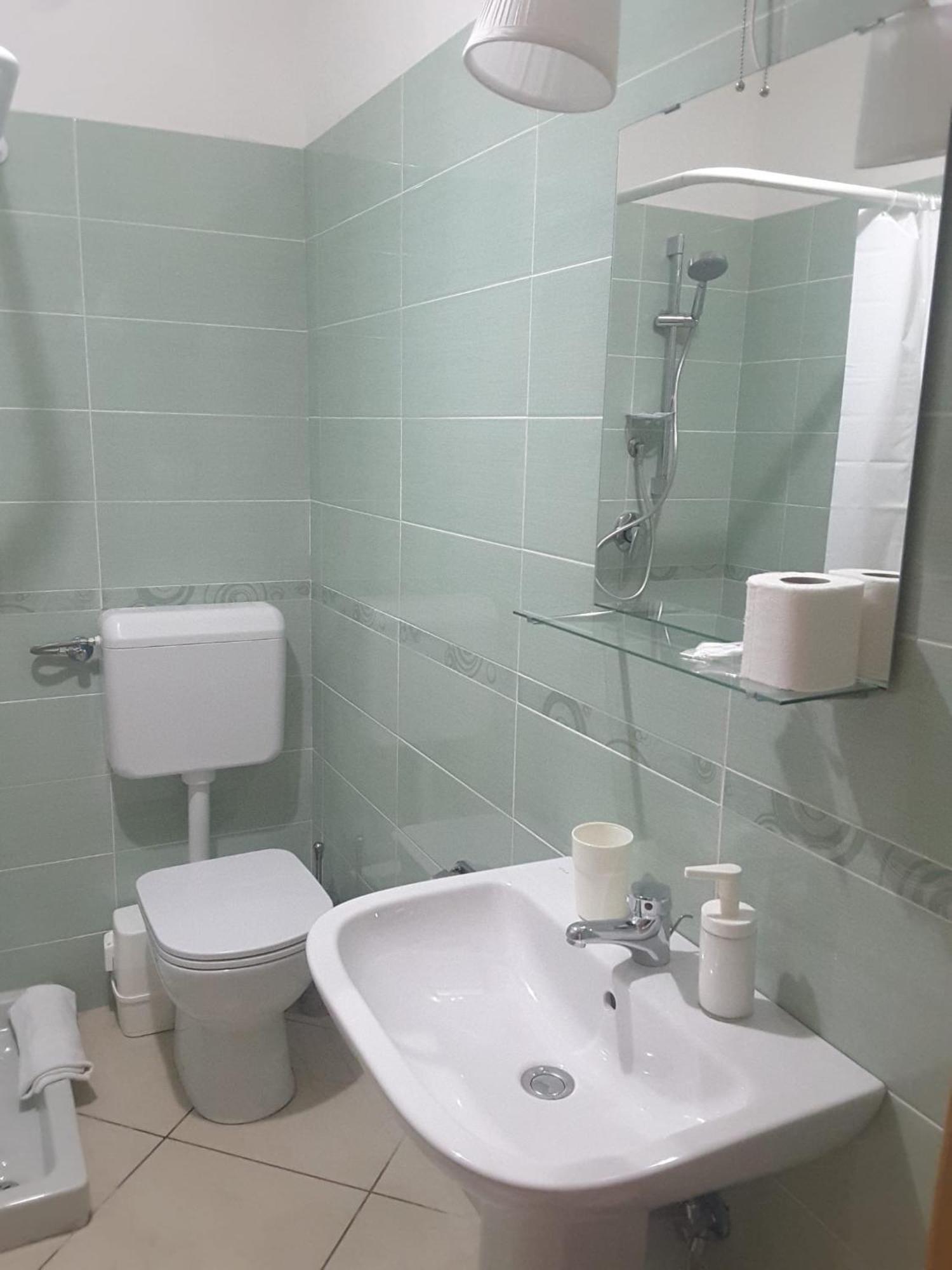 Double Room Private Bathroom