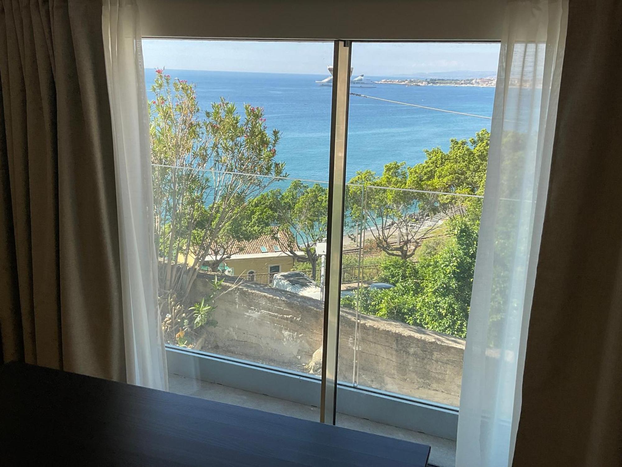 Triple Room with Sea View