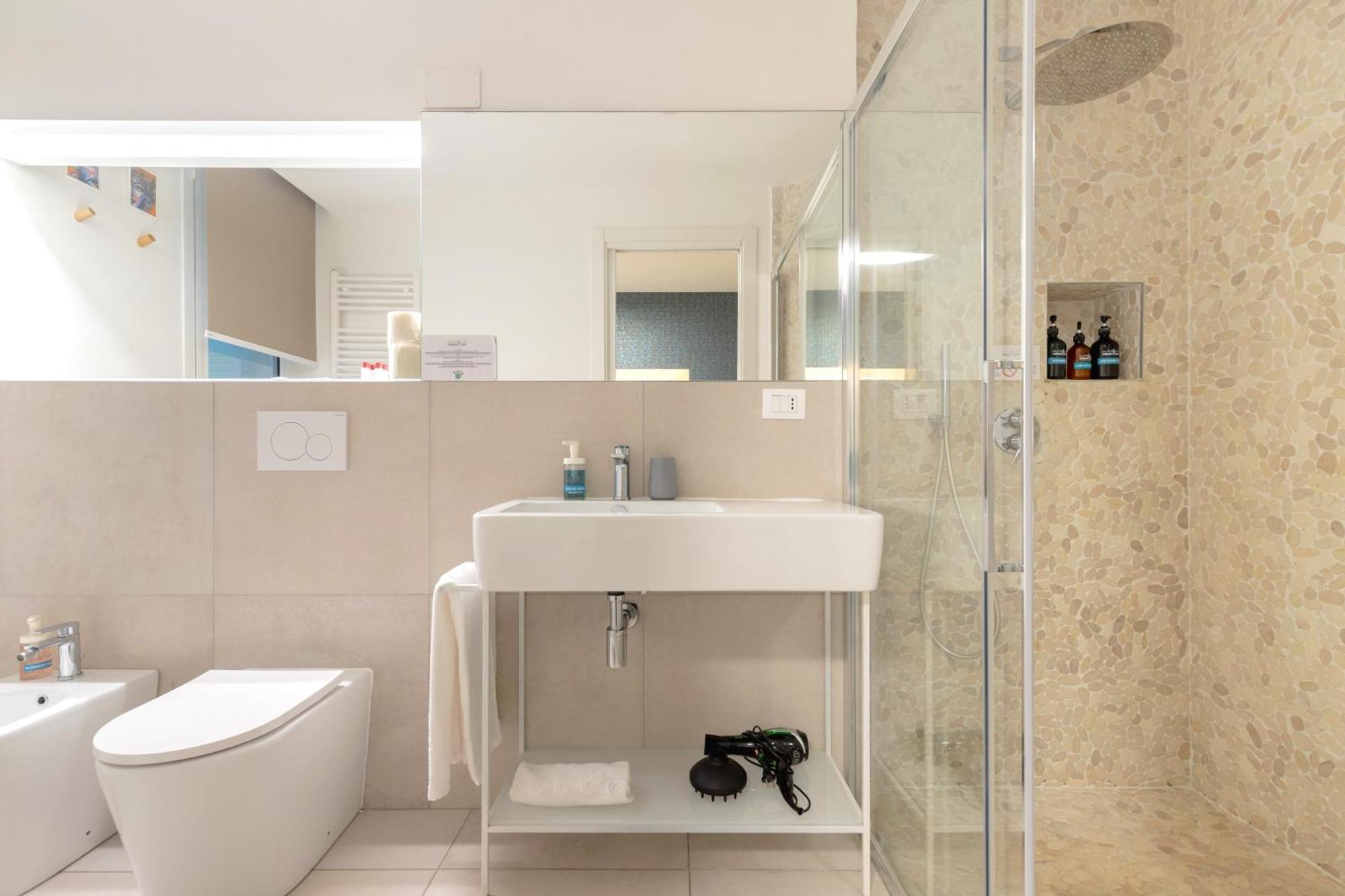 Double Room Private Bathroom