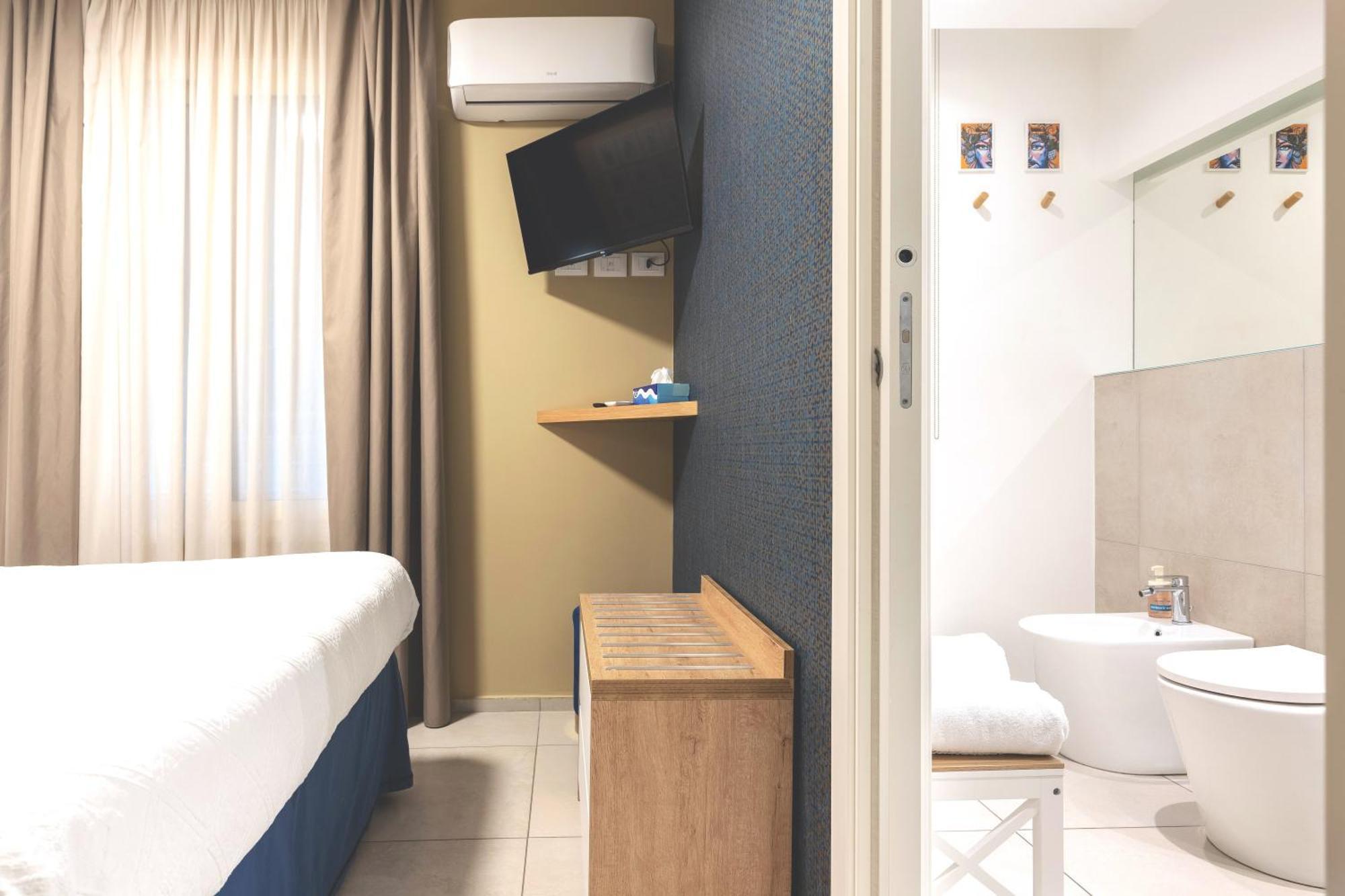 Double Room Private Bathroom