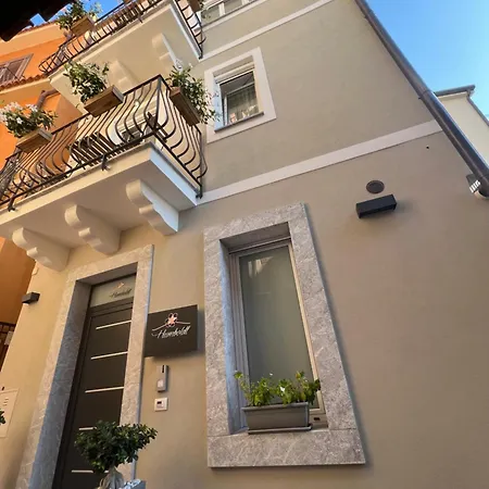 Humboldt Luxury Rooms Taormina-3